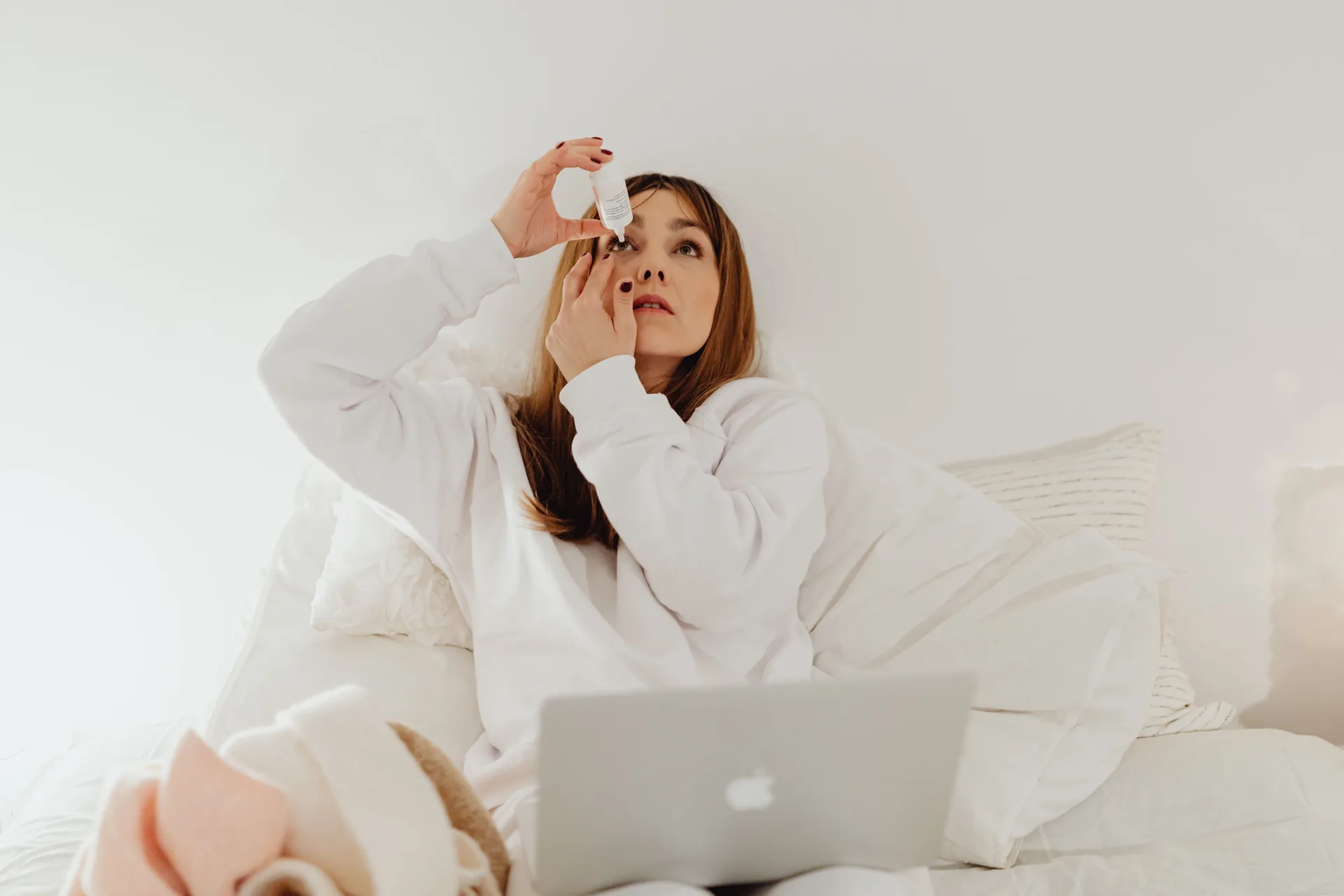 Dry eye treatment at Eye Story Optical in North York, Toronto — personalized assessment and relief for dry, gritty, or irritated eyes.